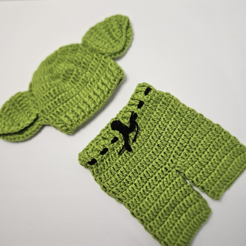Newborn Photography Handmade Green Crochet Baby Yoda Outfit